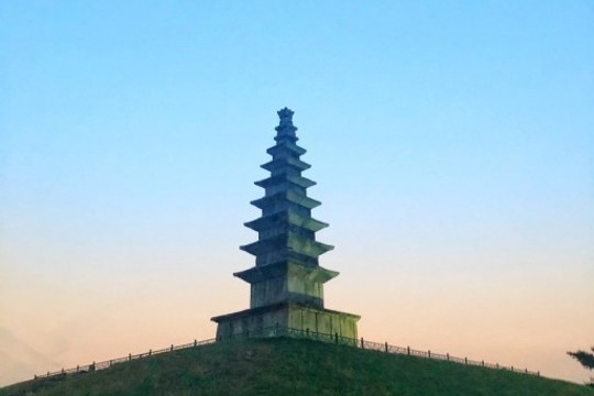 충주 탑평리 칠층석탑(2㎞)